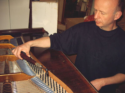 Bernd Haas, Klavierstimmer